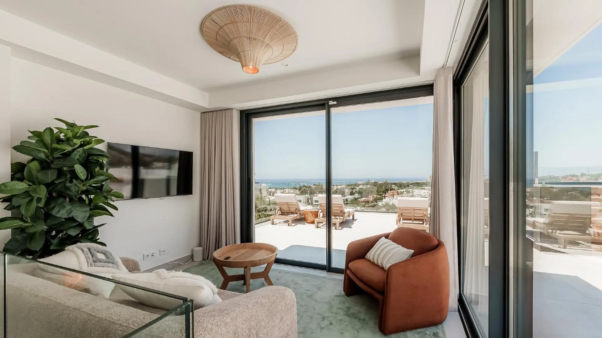 Daire Villa Vida - Luxury Panorama Seaview Penthouse In Organic-Boho Design With Pool, Gym, Spa Marbella